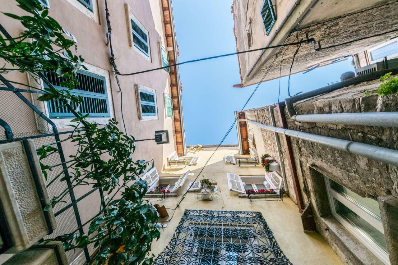 Beautiful Rustical Apt Ana In The Heart Of Rovinj Exterior foto