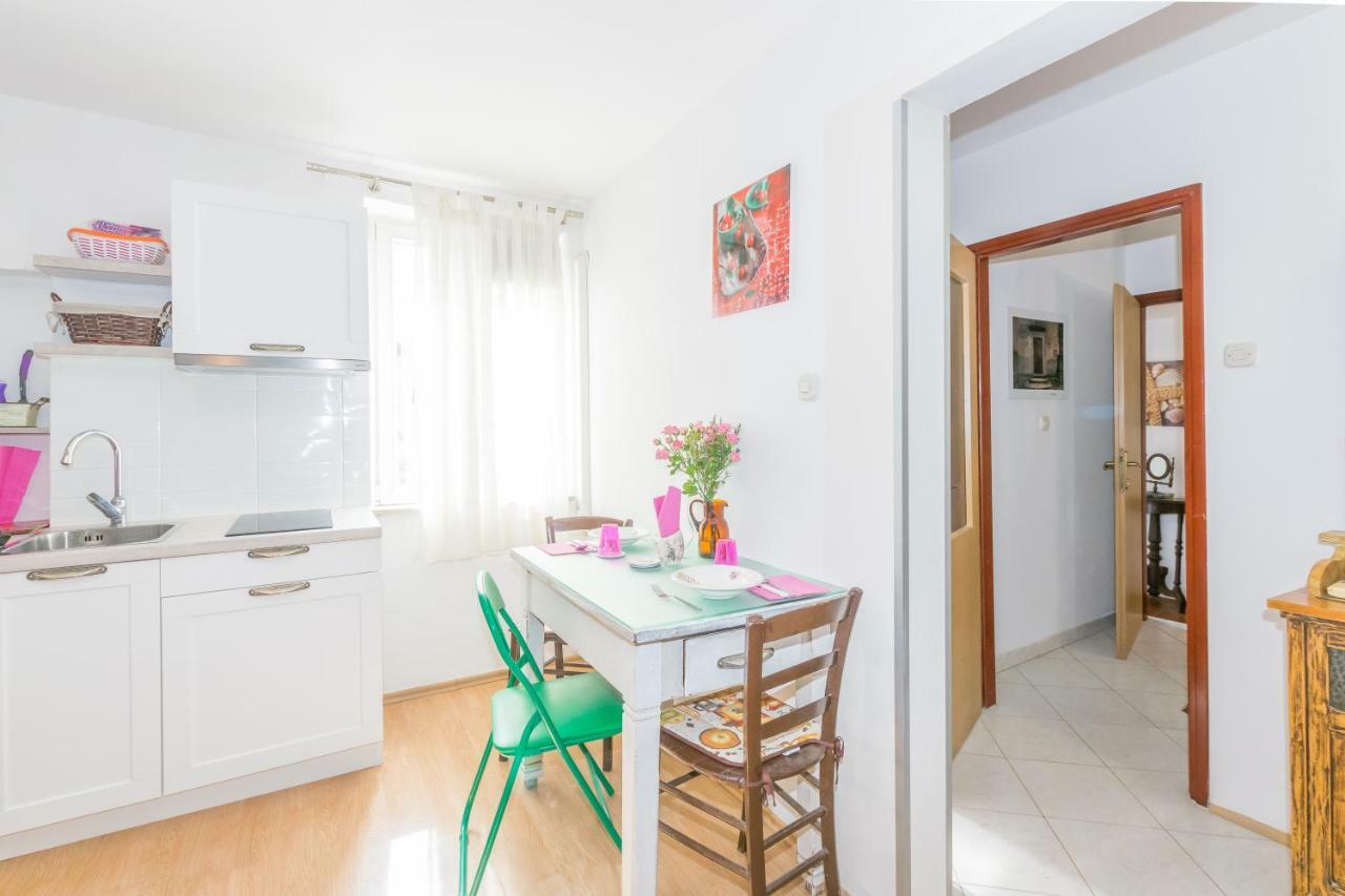 Beautiful Rustical Apt Ana In The Heart Of Rovinj Exterior foto