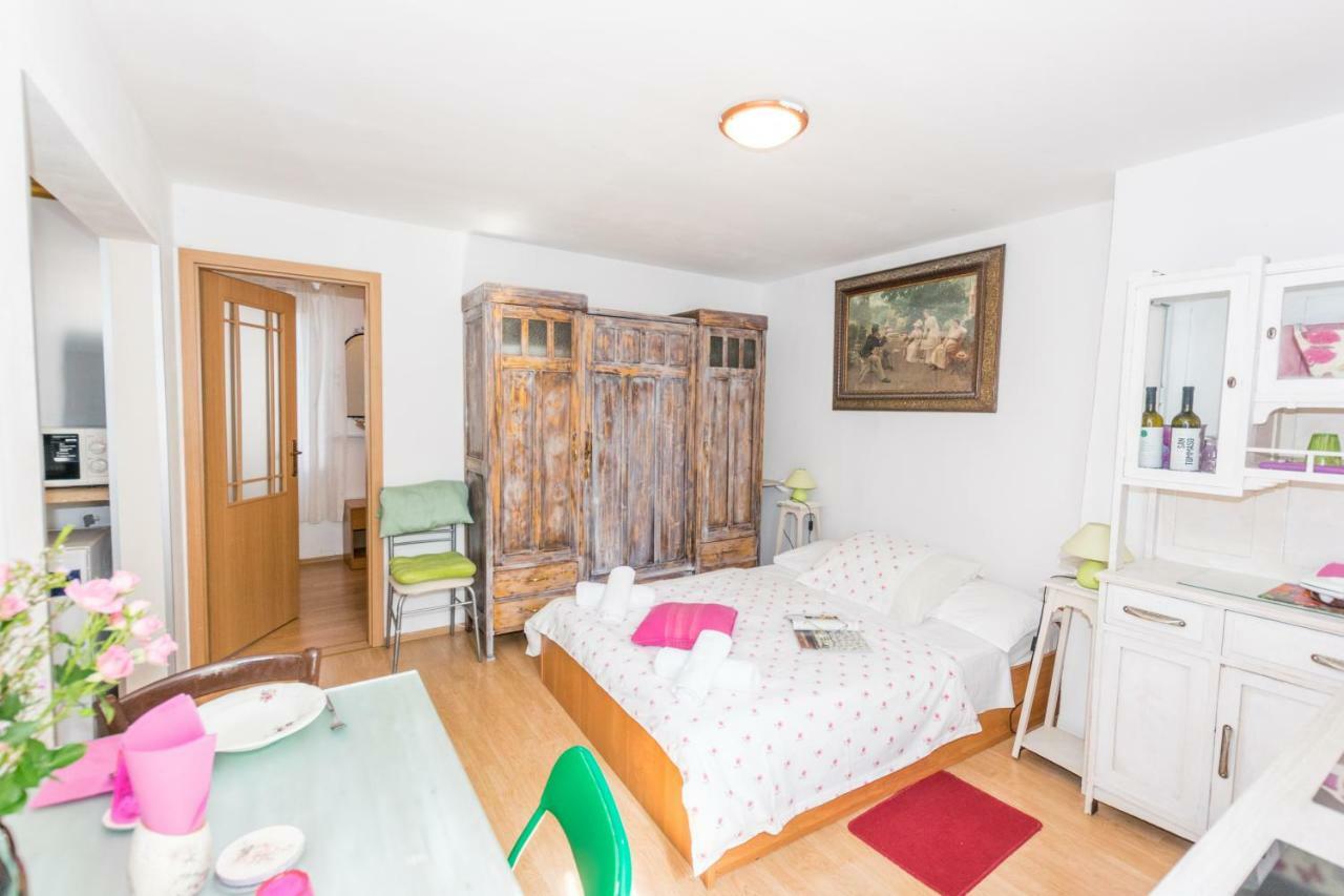 Beautiful Rustical Apt Ana In The Heart Of Rovinj Exterior foto