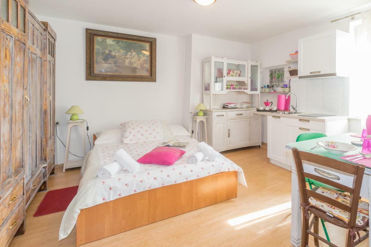 Beautiful Rustical Apt Ana In The Heart Of Rovinj Exterior foto