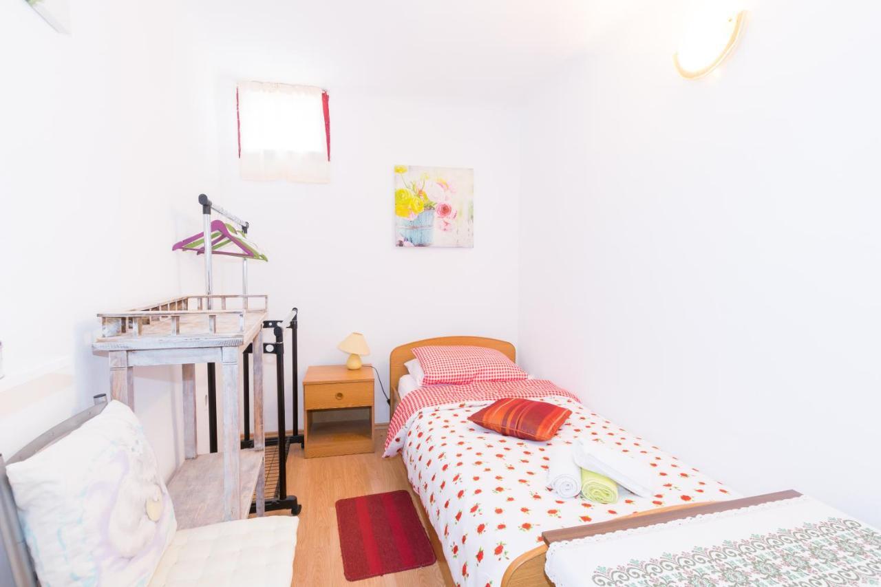 Beautiful Rustical Apt Ana In The Heart Of Rovinj Exterior foto